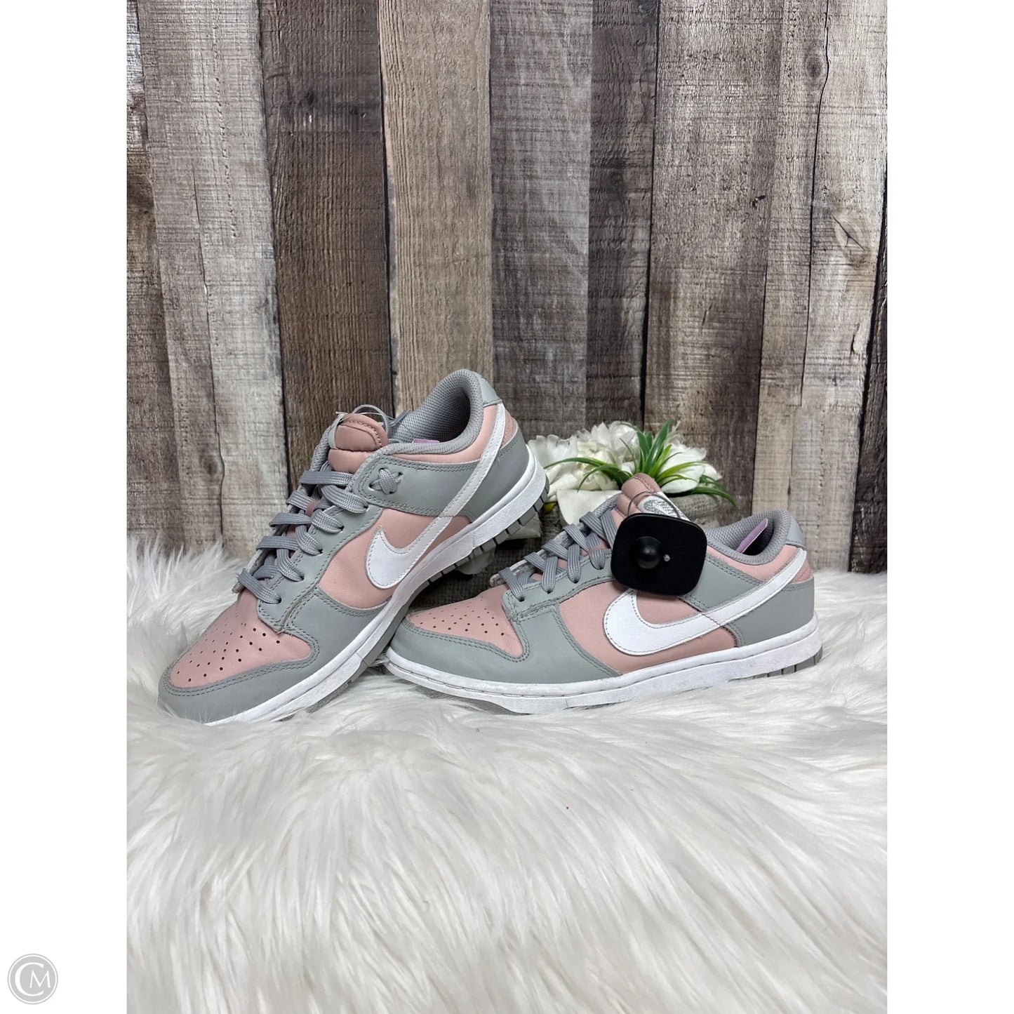 Shoes Athletic By Nike In Grey & Pink, Size: 7