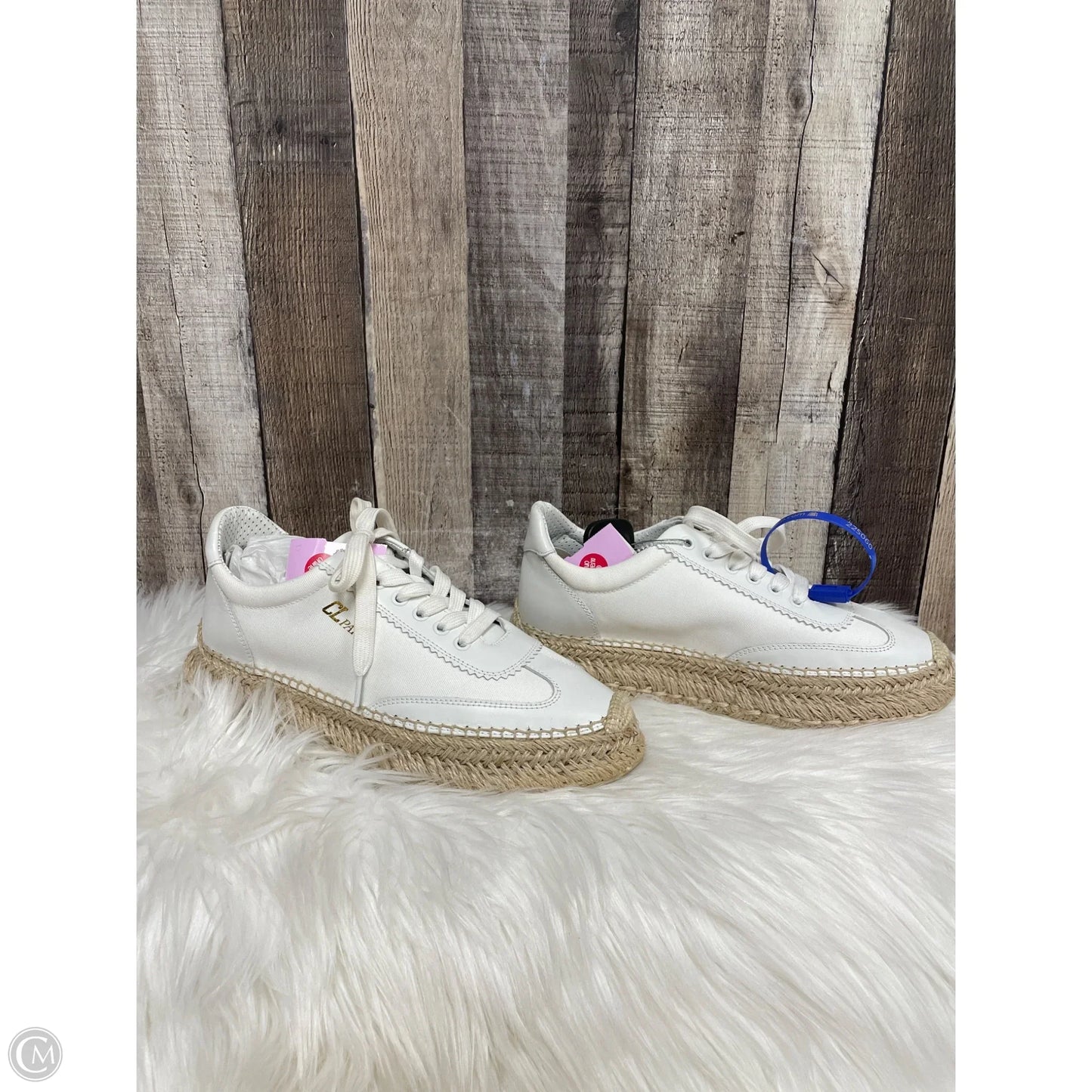 Shoes Luxury Designer By Christian Louboutin In White, Size: 9.5