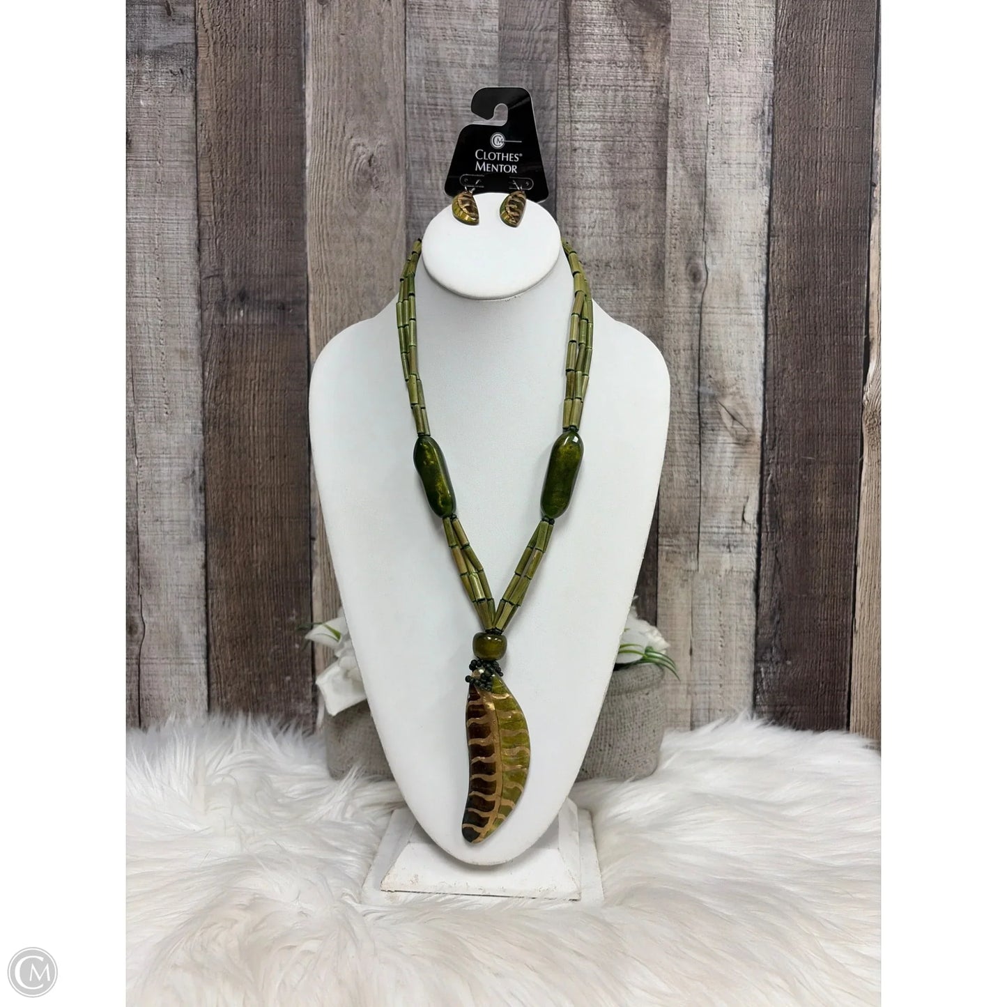Necklace Pendant By Cmf, Size: 02 Piece Set