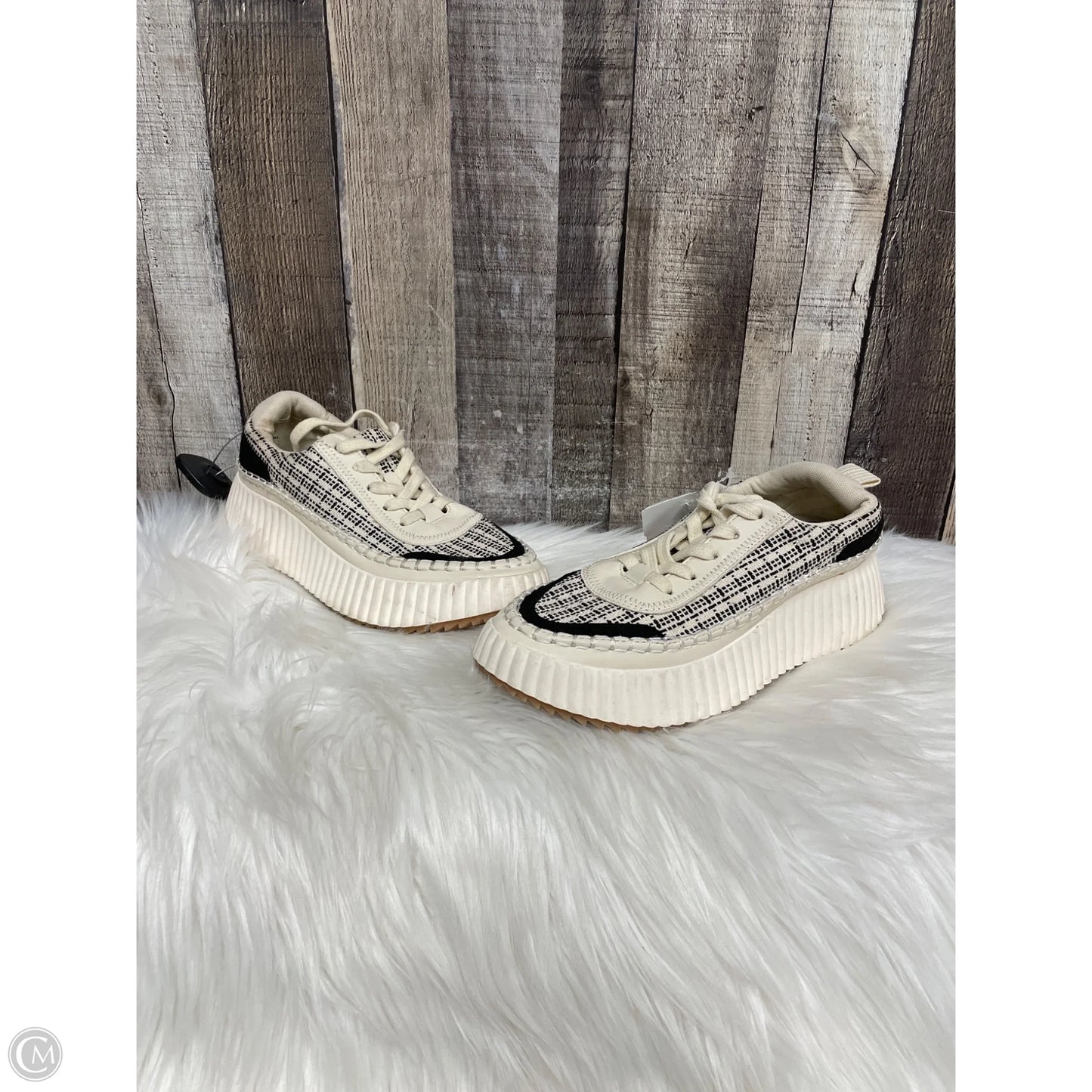 Shoes Sneakers By Dolce Vita In Beige, Size: 7