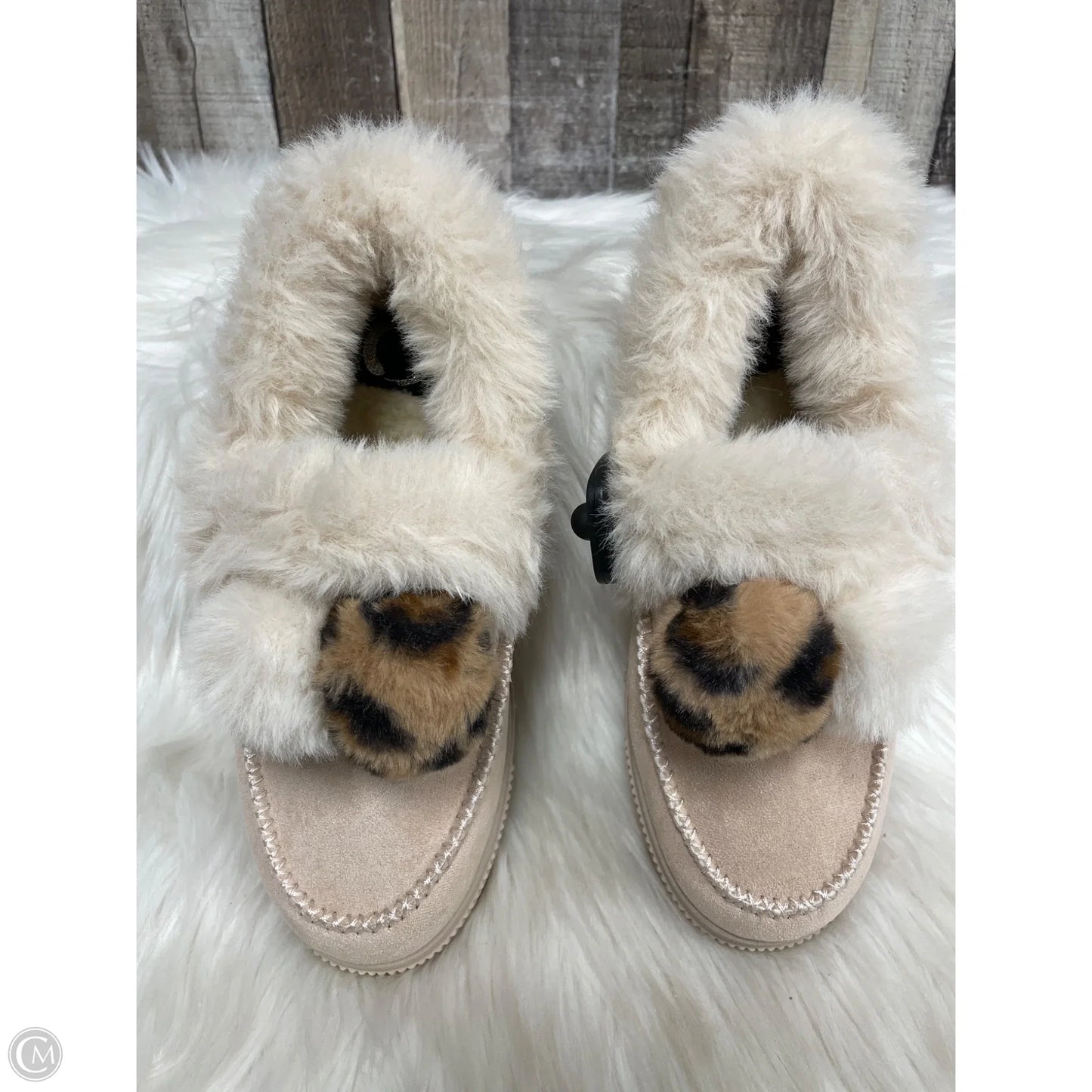Shoes Flats By Charming Charlie In Beige, Size: 9