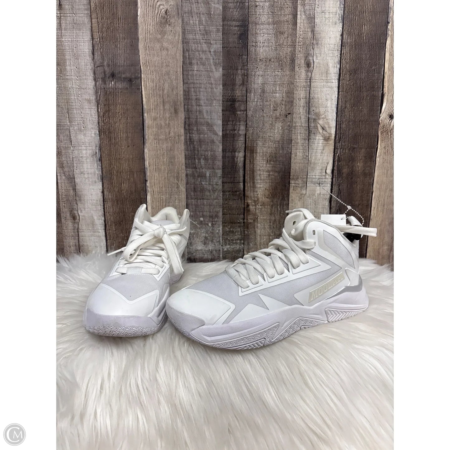 Shoes Athletic By Clothes Mentor In White, Size: 8
