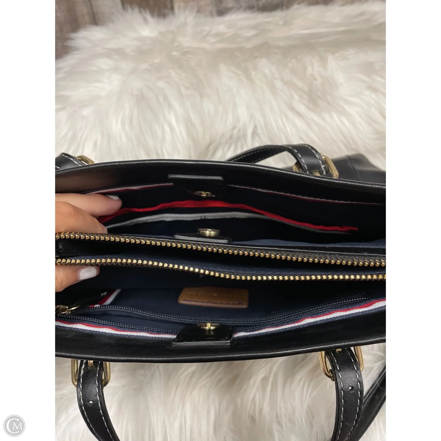 Handbag By Tommy Hilfiger, Size: Medium