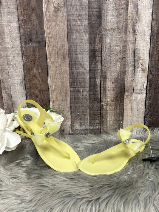 Yellow Sandals Flats Bcbg, Size 7