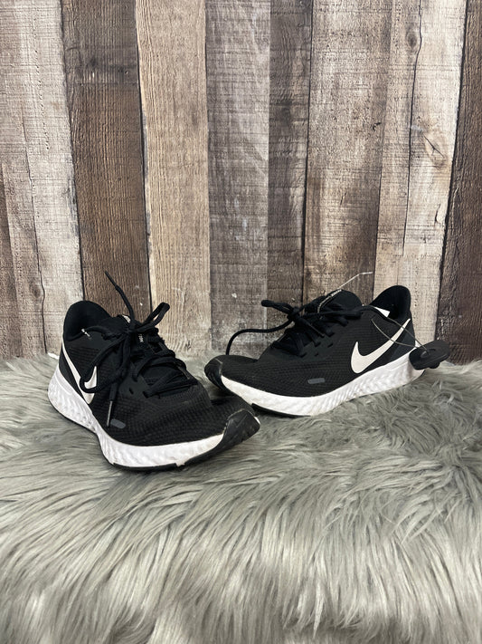 Black Shoes Athletic Nike, Size 7.5