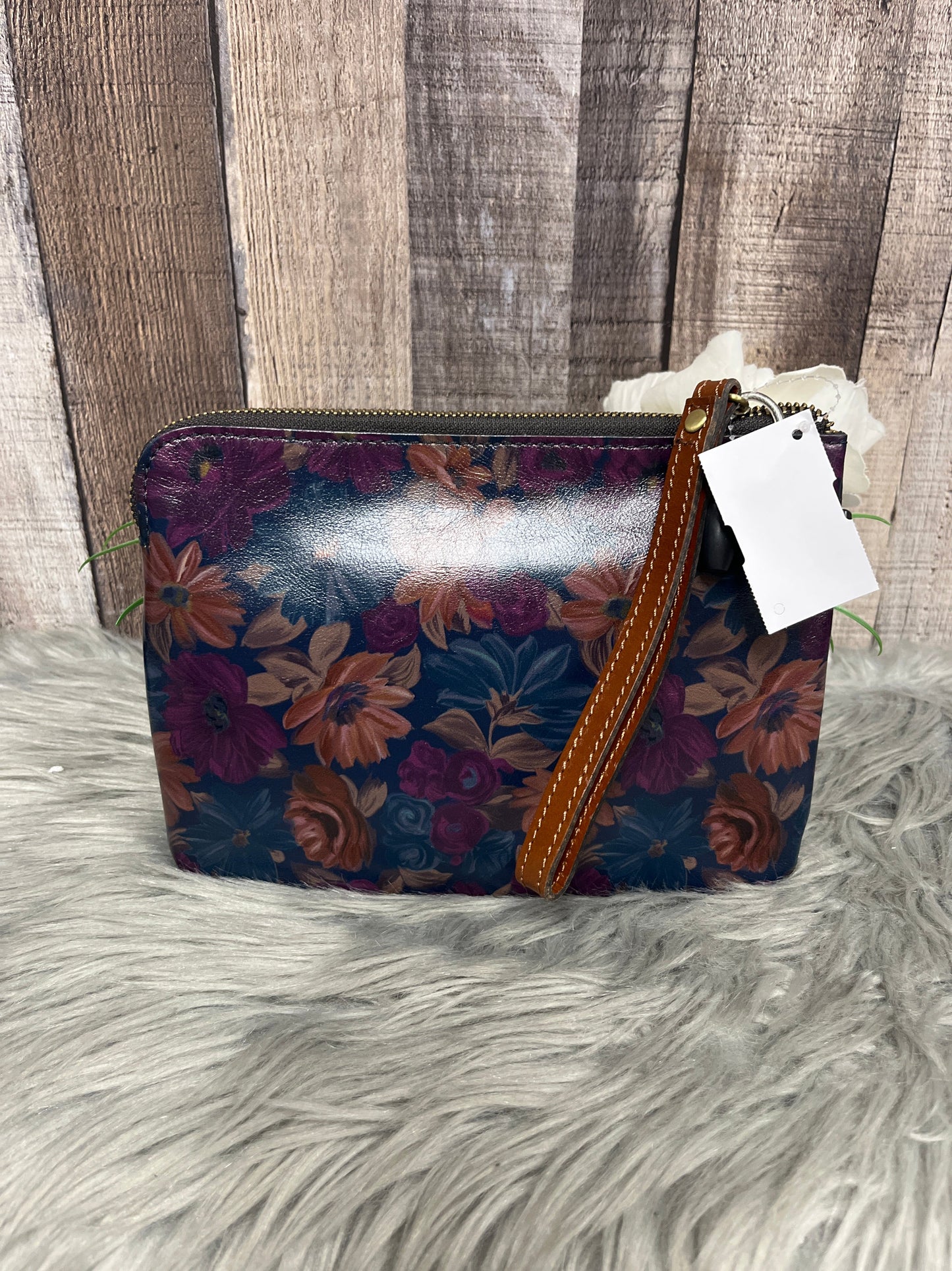 Wristlet Designer By Patricia Nash, Size: Medium