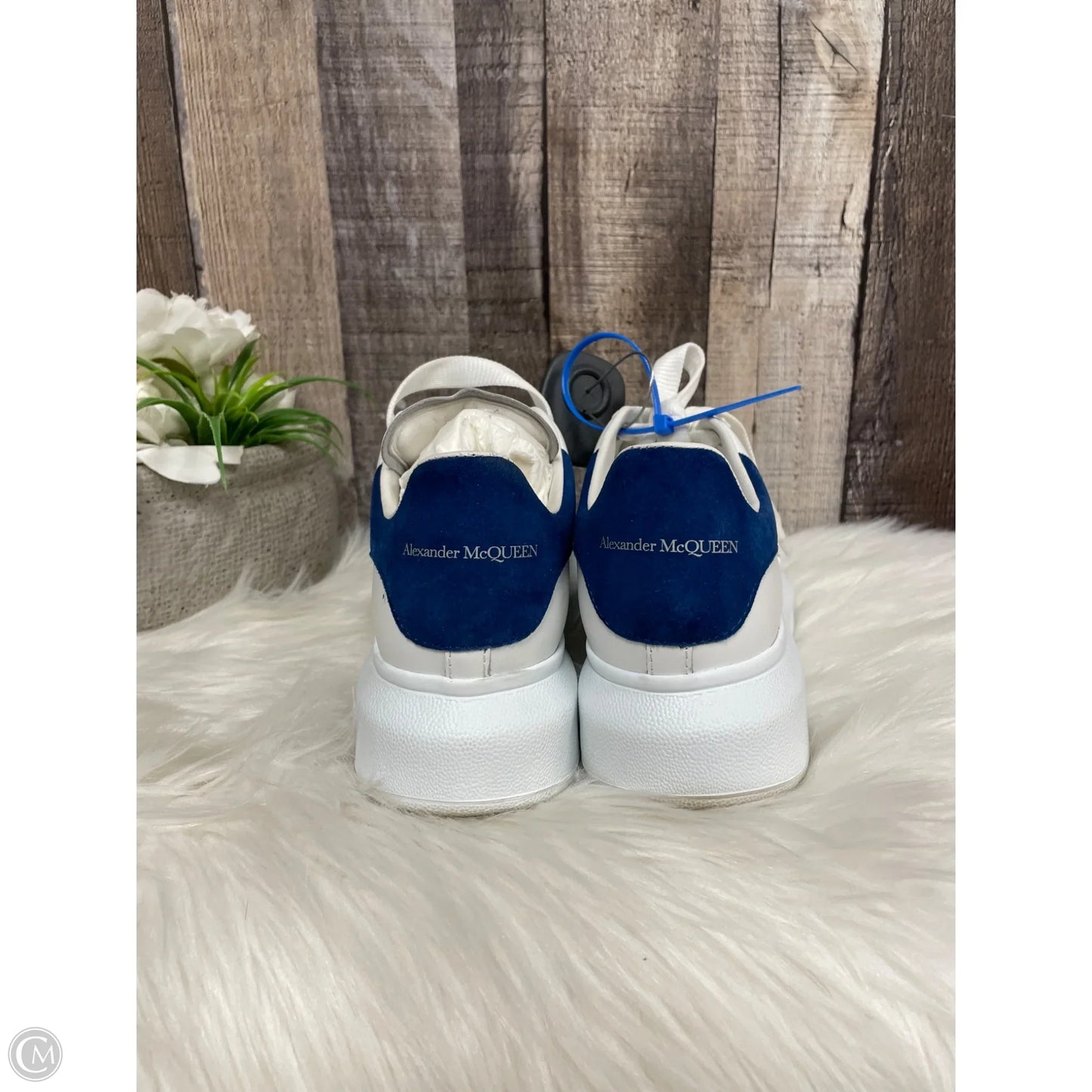 Shoes Luxury Designer By Alexander Mcqueen In White, Size: 5.5