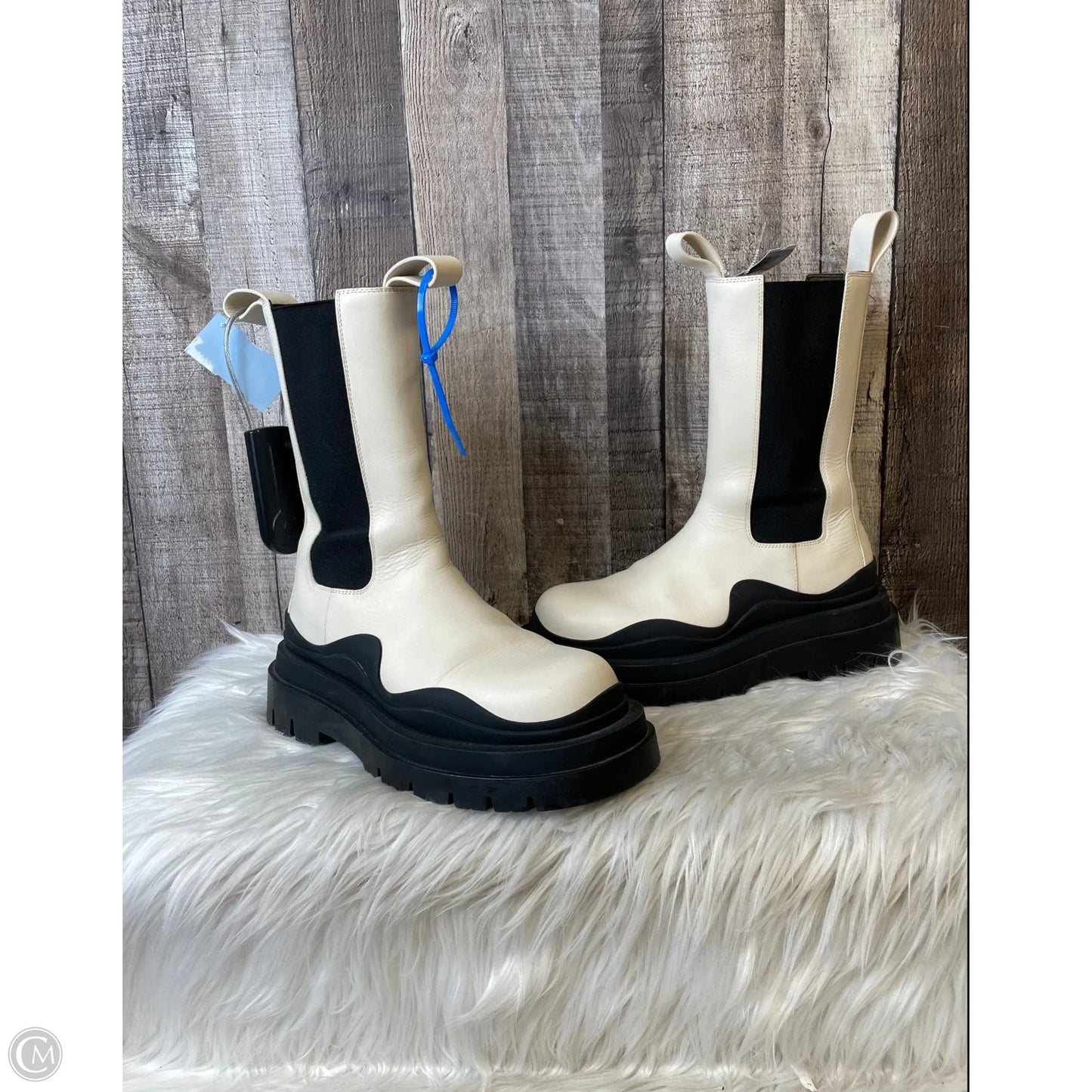 Boots Luxury Designer By Bottega Veneta In Cream, Size: 7