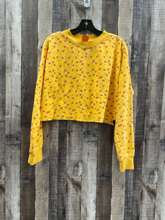 Yellow Sweatshirt Crewneck Colsie, Size M