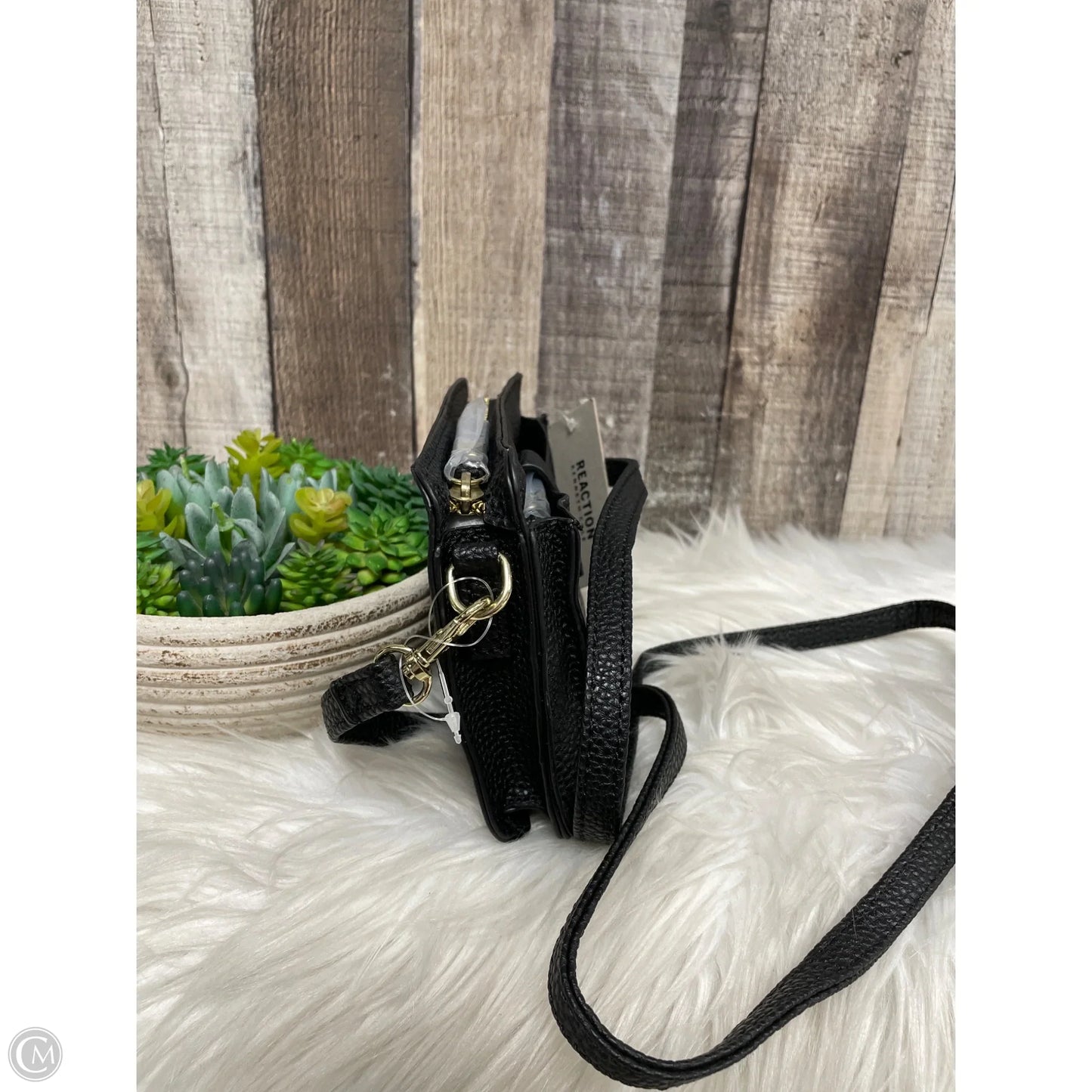 Crossbody By Kenneth Cole Reaction, Size: Medium