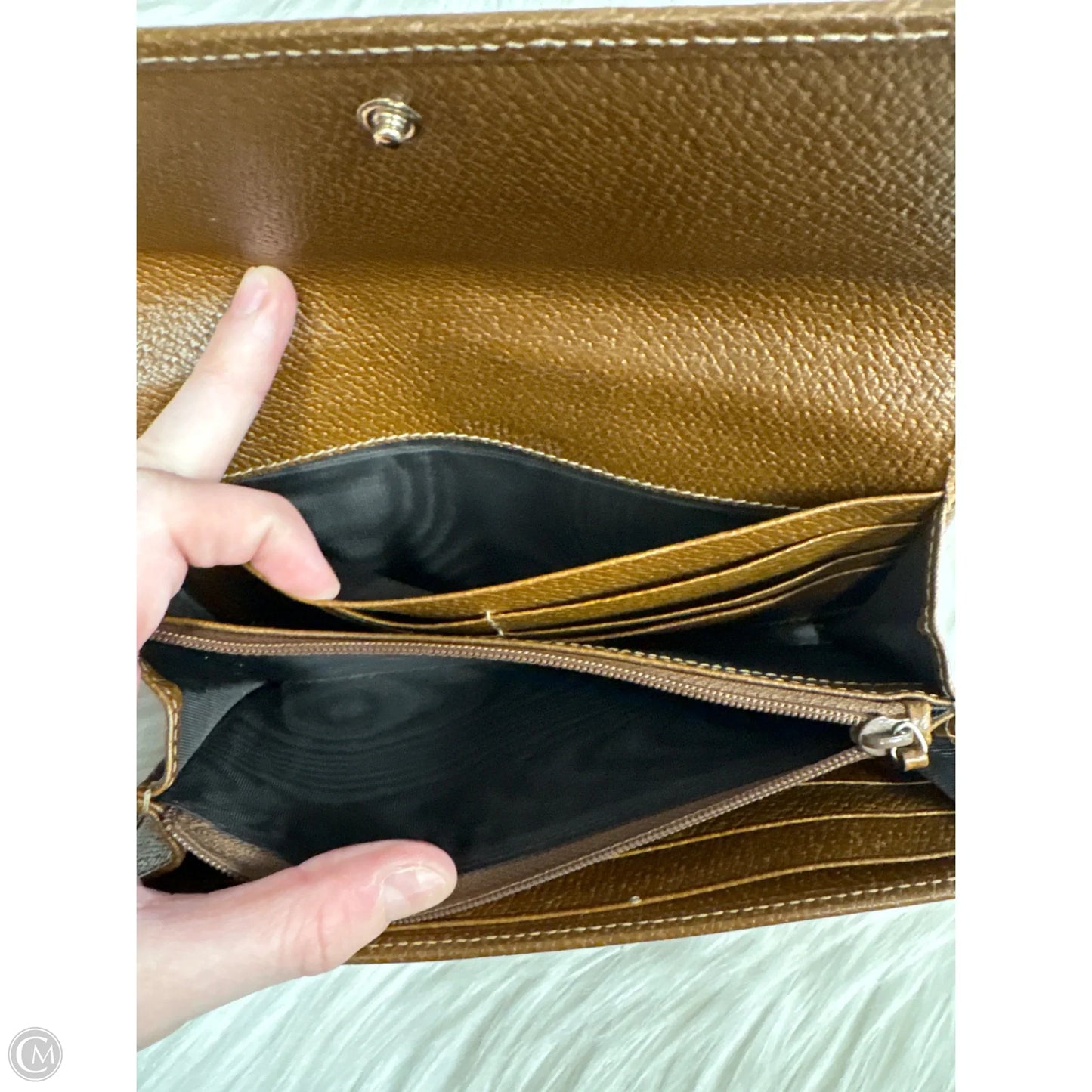 Wallet Luxury Designer By Gucci, Size: Medium