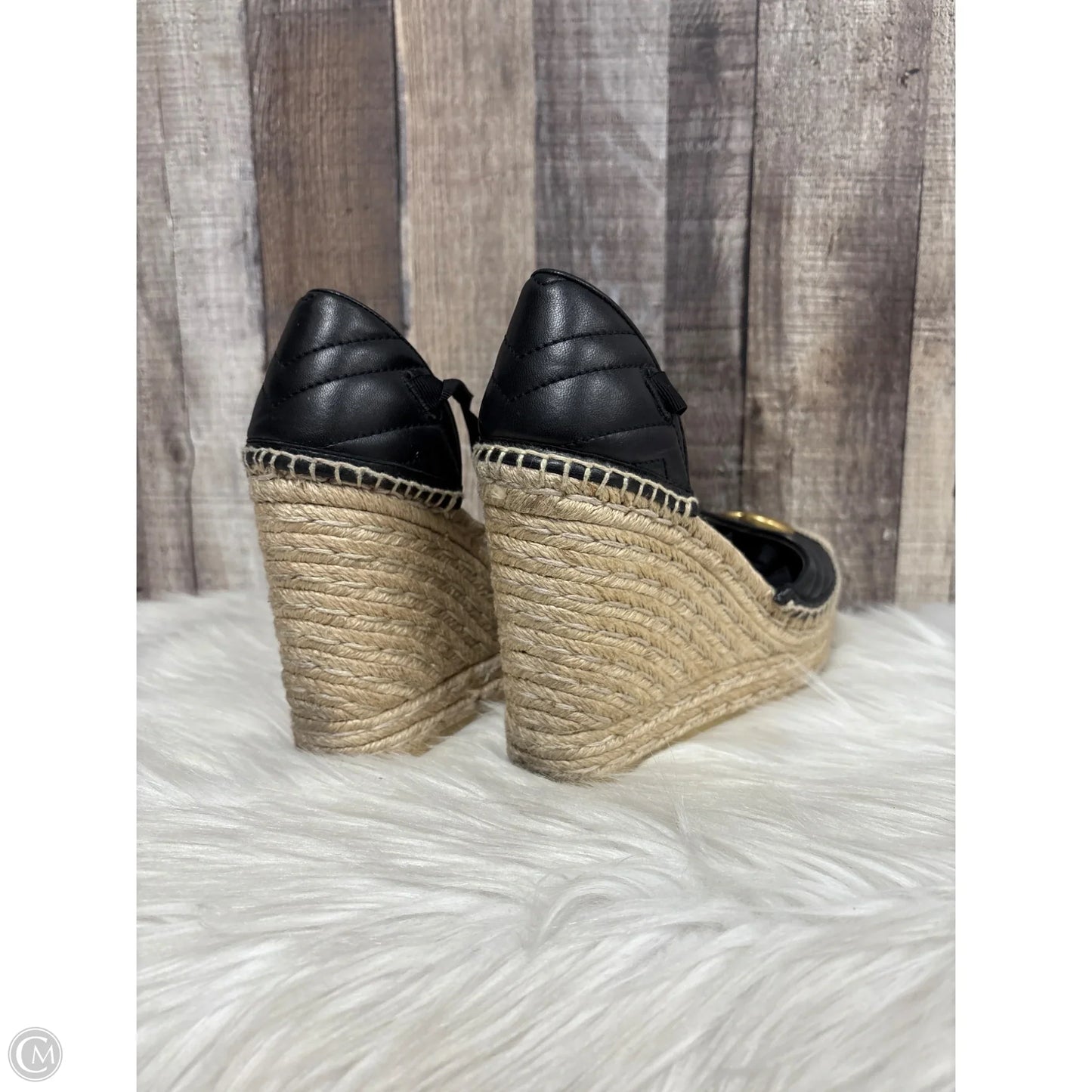 Shoes Luxury Designer By Gucci In Black & Tan, Size: 7.5