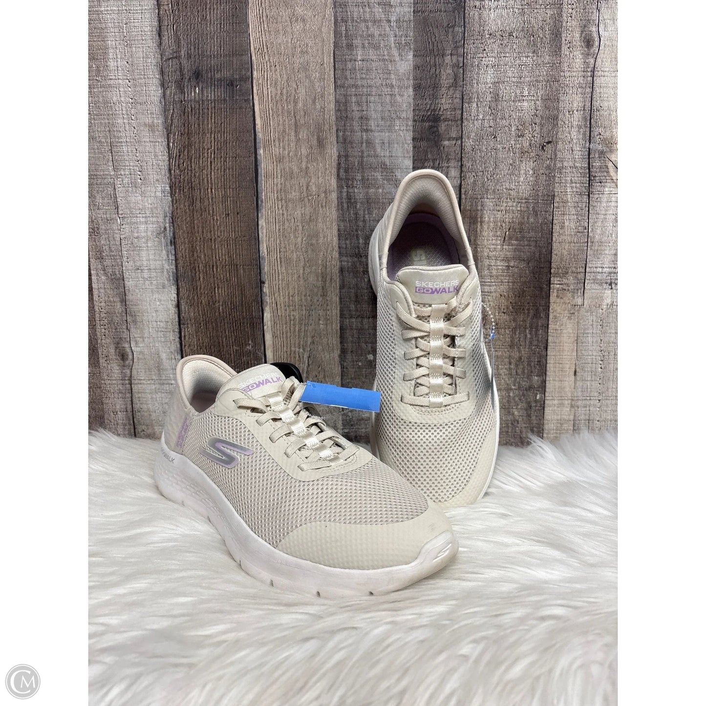 Shoes Athletic By Skechers In Cream, Size: 9