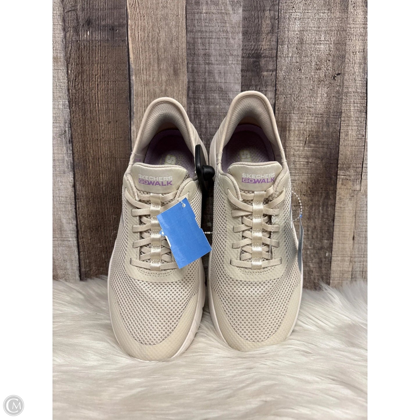 Shoes Athletic By Skechers In Cream, Size: 9