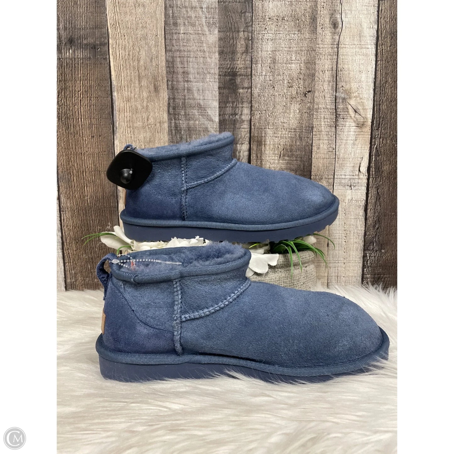 Boots Designer By Ugg In Blue, Size: 8