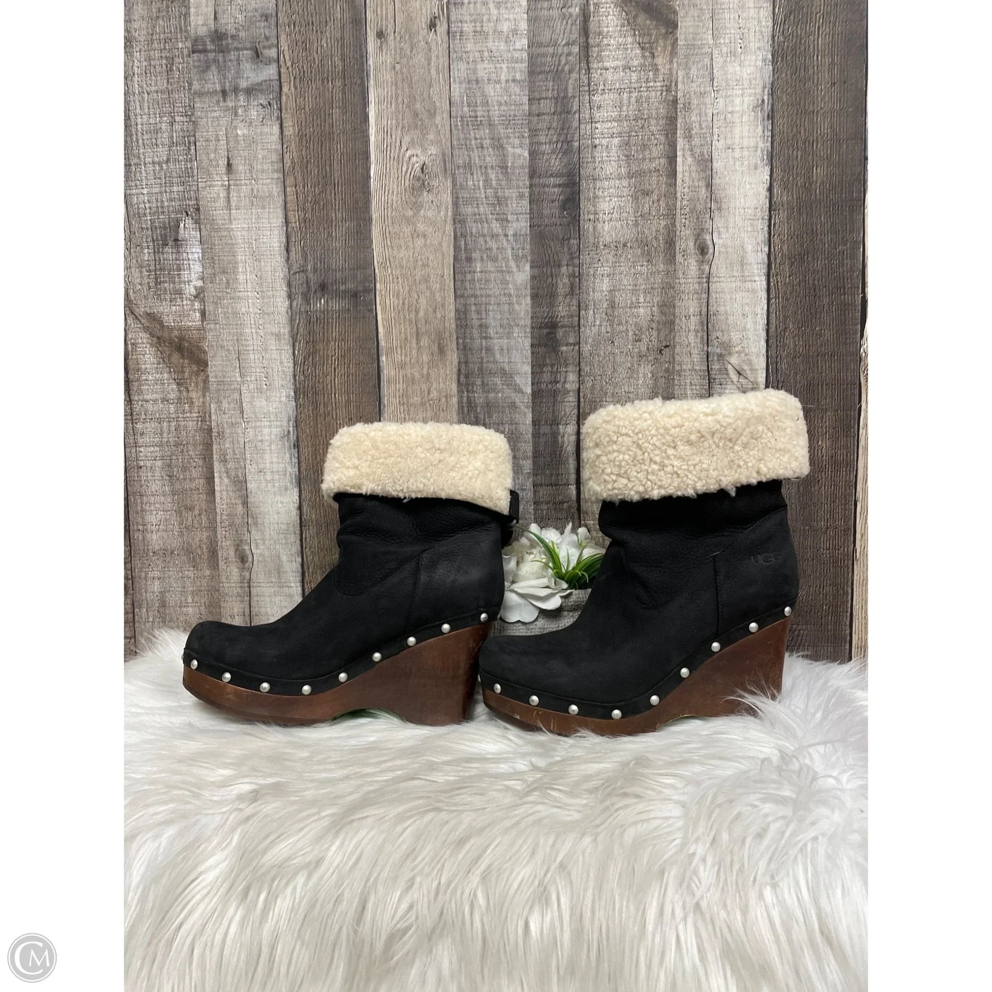 Boots Designer By Ugg In Black, Size: 8