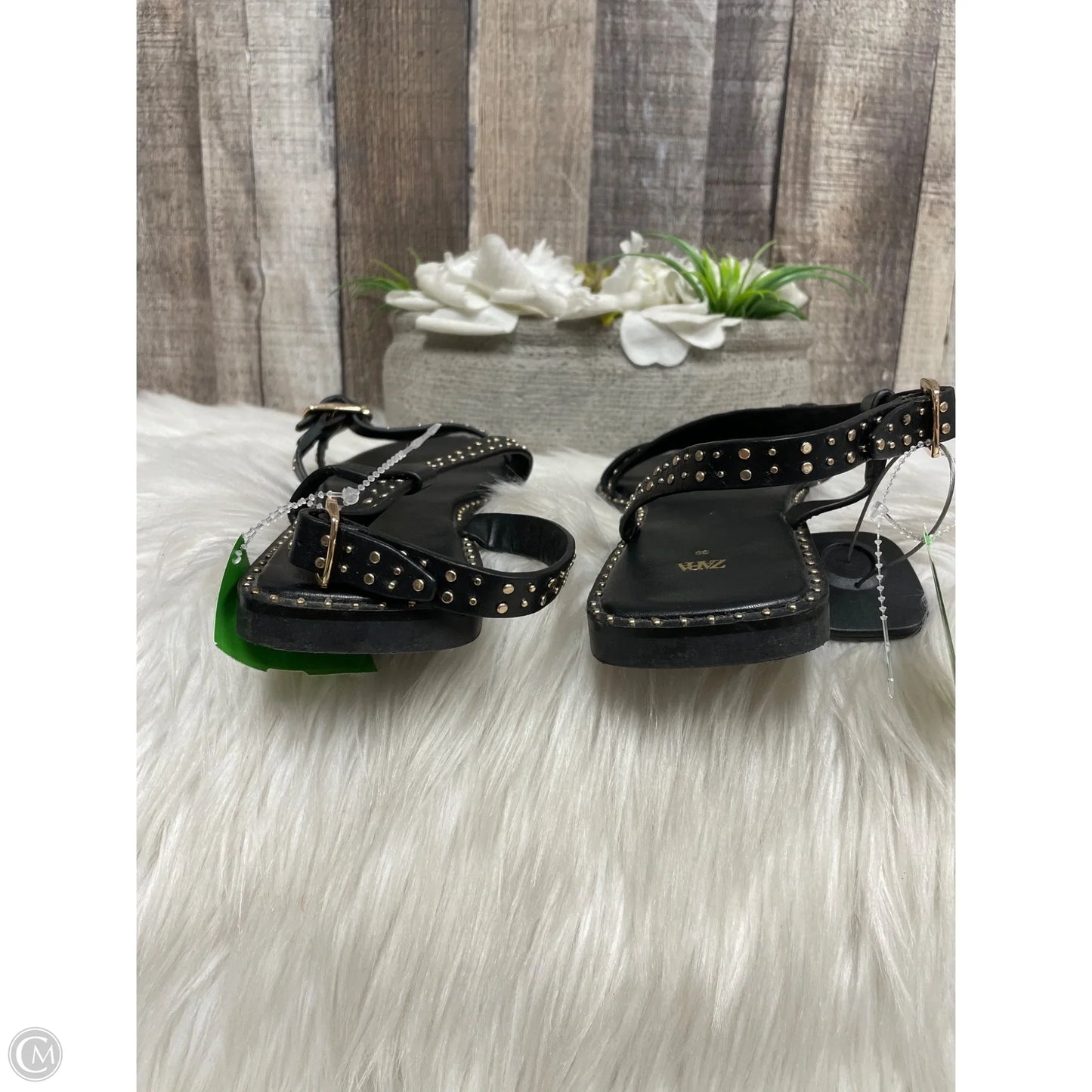 Sandals Flats By Zara In Black, Size: 8