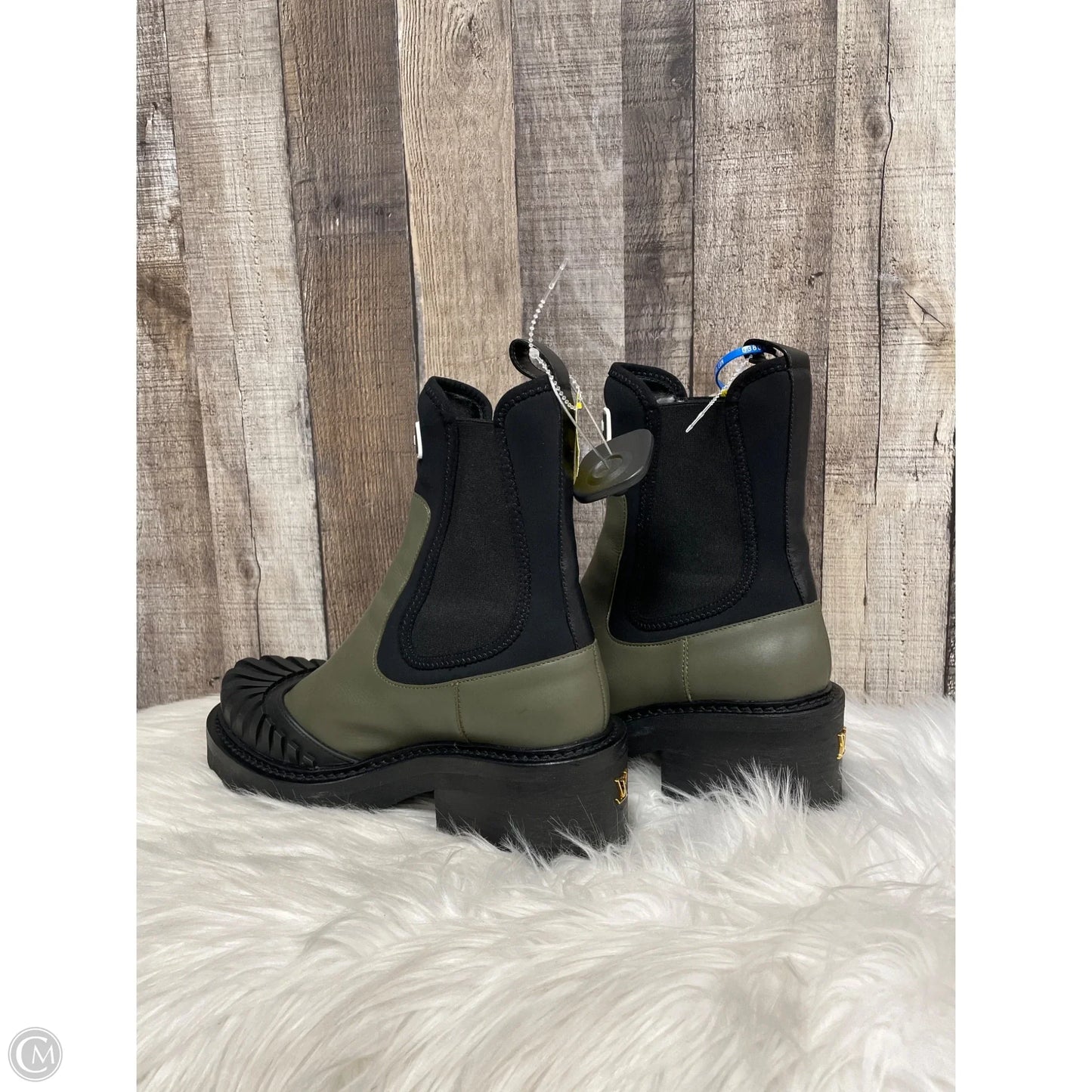 Boots Luxury Designer By Louis Vuitton In Green, Size: 8