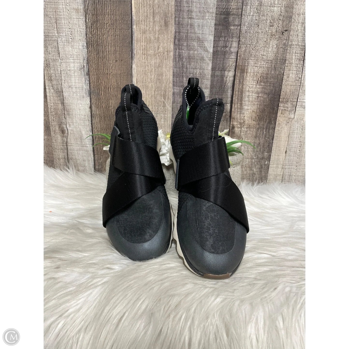 Shoes Sneakers By Sorel In Black, Size: 6.5