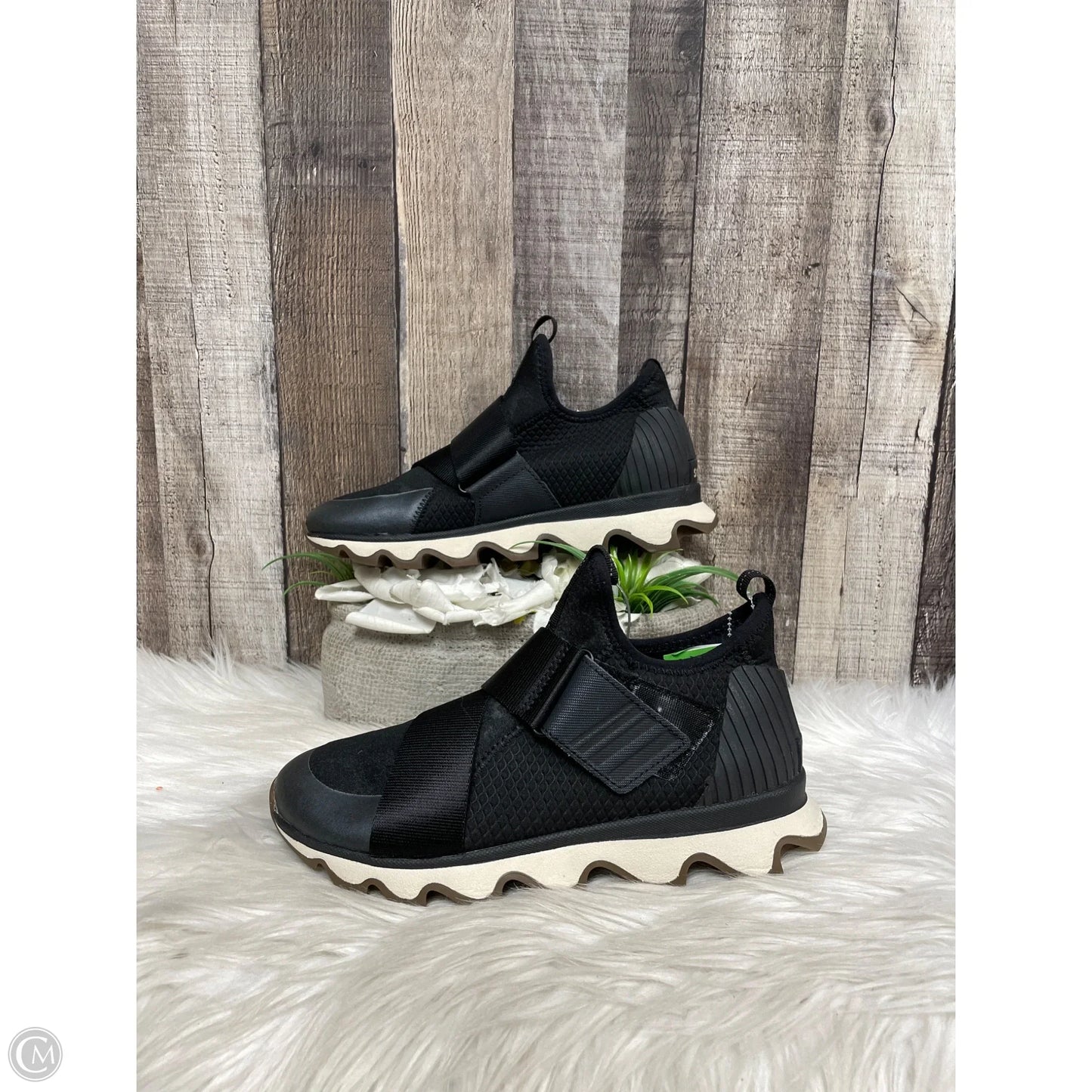 Shoes Sneakers By Sorel In Black, Size: 6.5