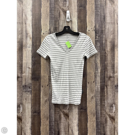 Top Short Sleeve Basic By Gap In Grey, Size: M