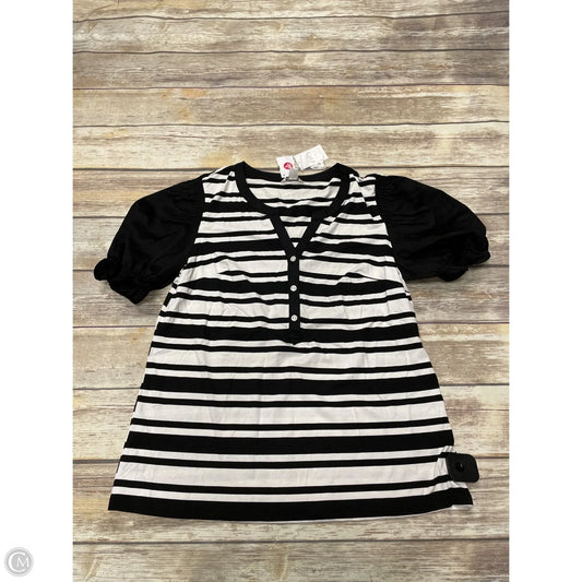 Top Short Sleeve By Cato In Multi-colored, Size: M