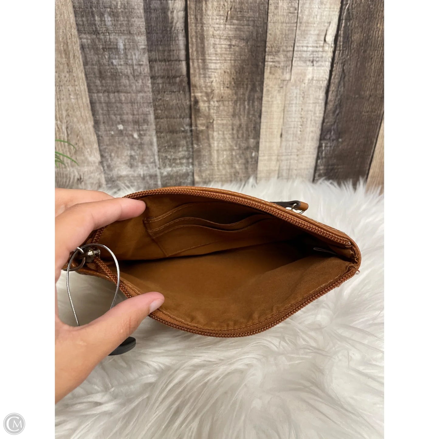 Wristlet By Cmf, Size: Small