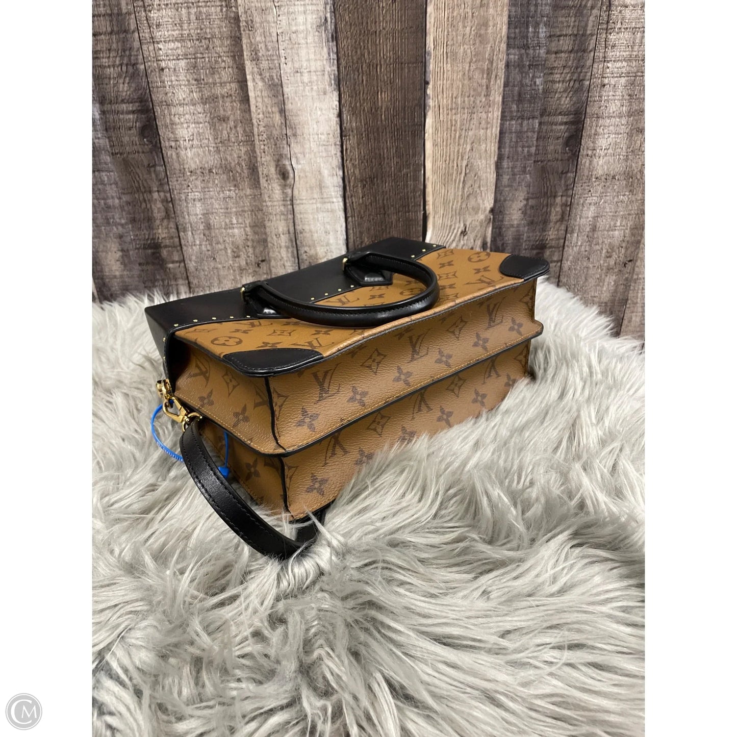 Handbag Luxury Designer By Louis Vuitton, Size: Medium