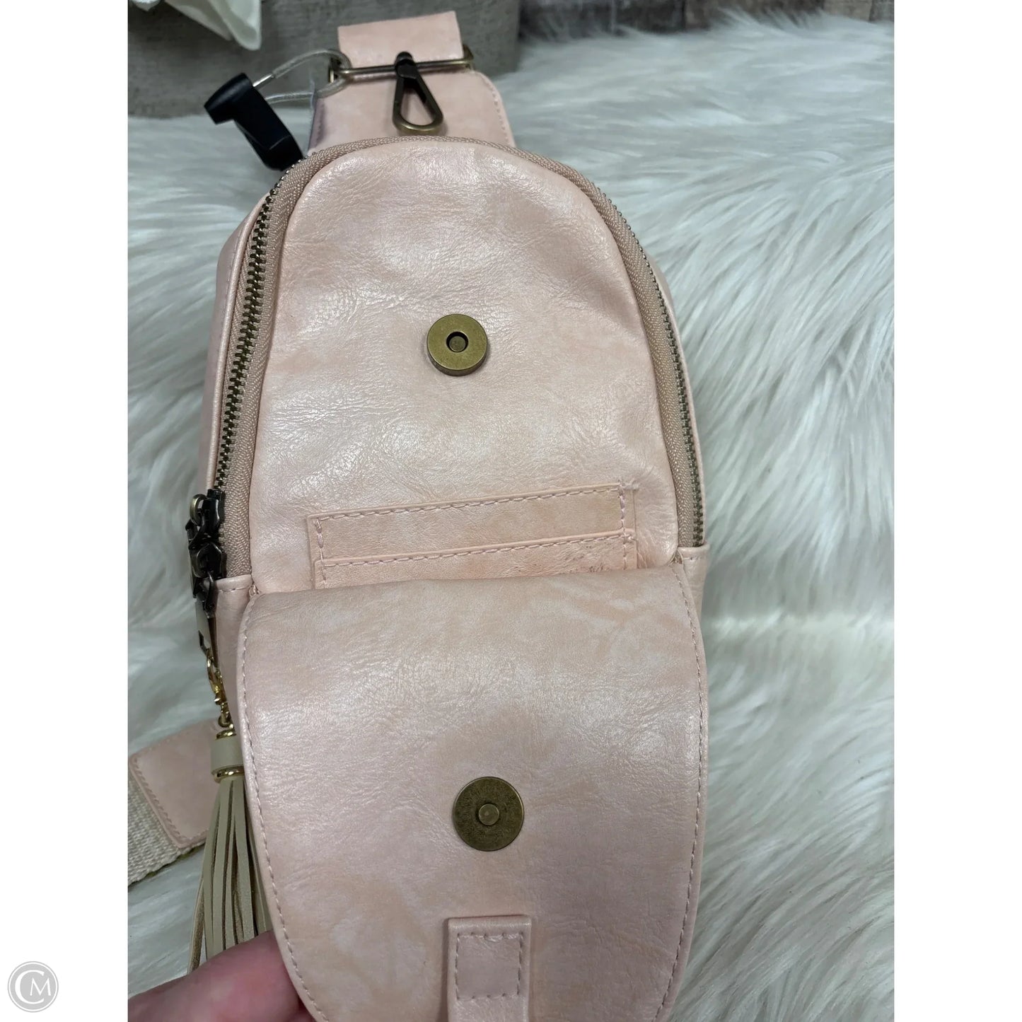 Crossbody By Cme, Size: Medium