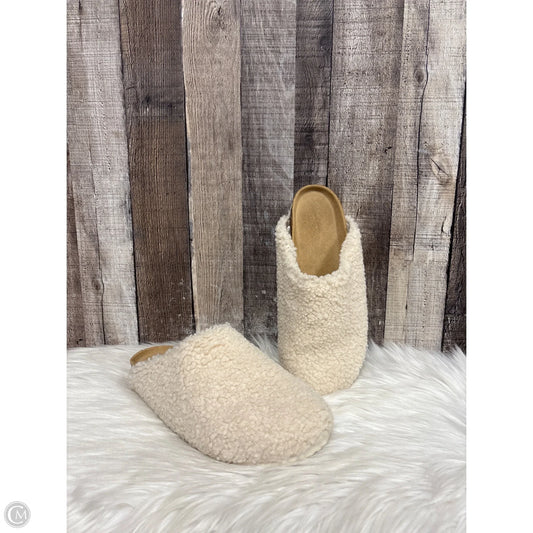 Shoes Flats By Universal Thread In Ivory, Size: 9