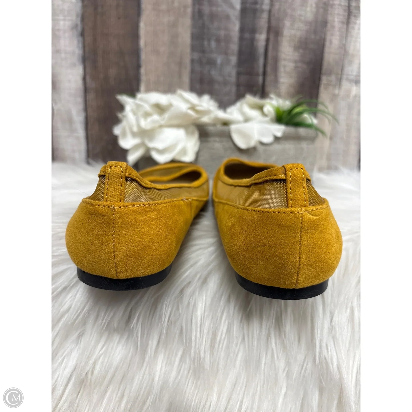 Shoes Flats By Cato In Gold, Size: 9