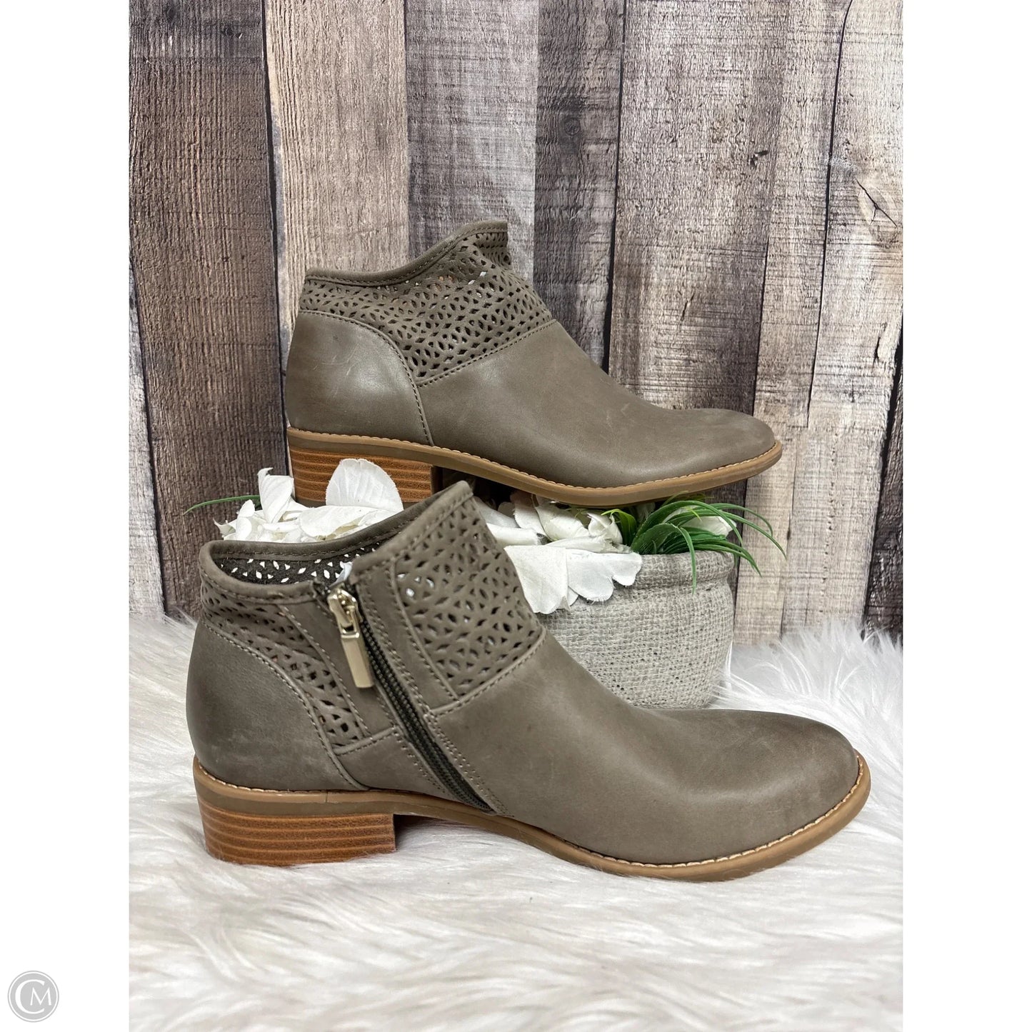 Boots Ankle Heels By Comfortiva In Taupe, Size: 8.5