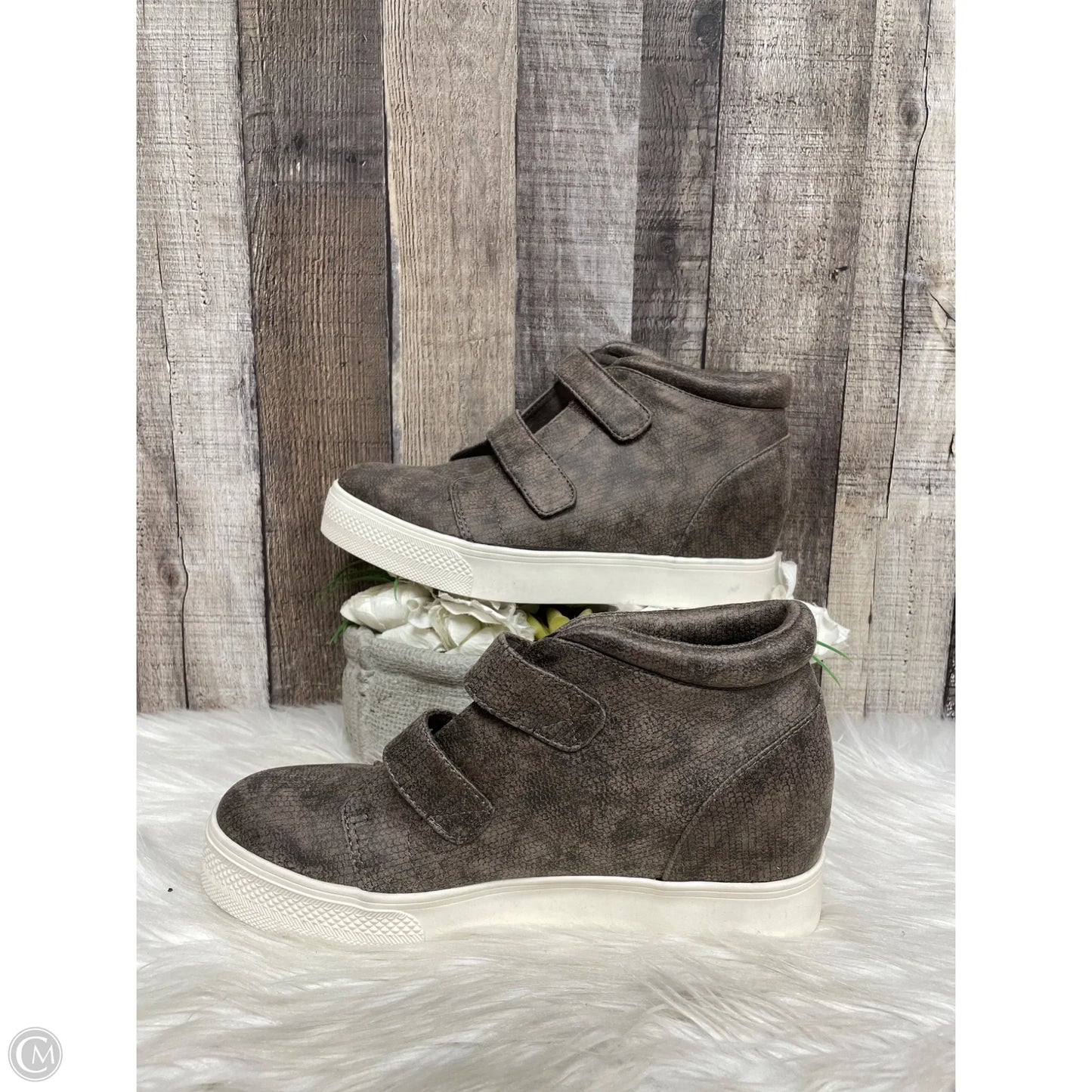 Boots Ankle Heels By Very G In Tan, Size: 10