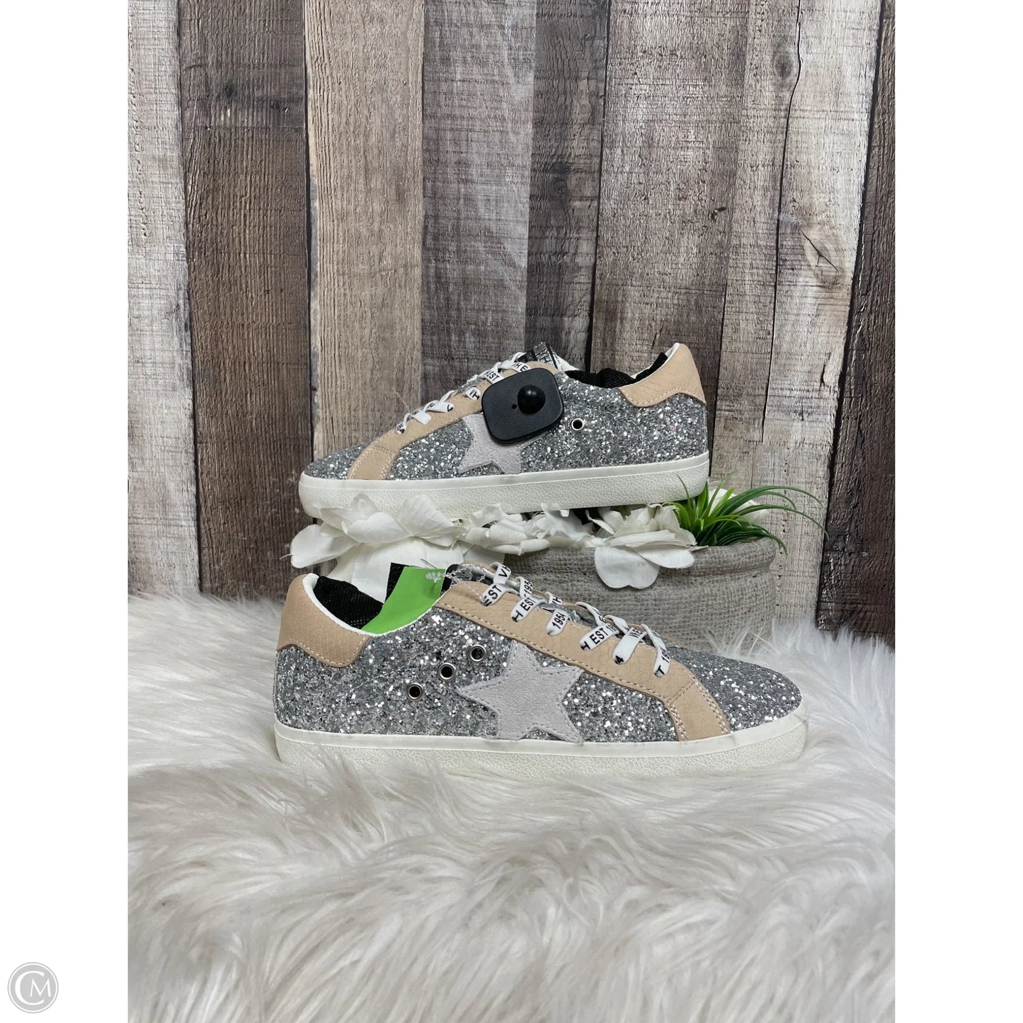 Shoes Sneakers By Vintage Havana In Silver, Size: 8.5