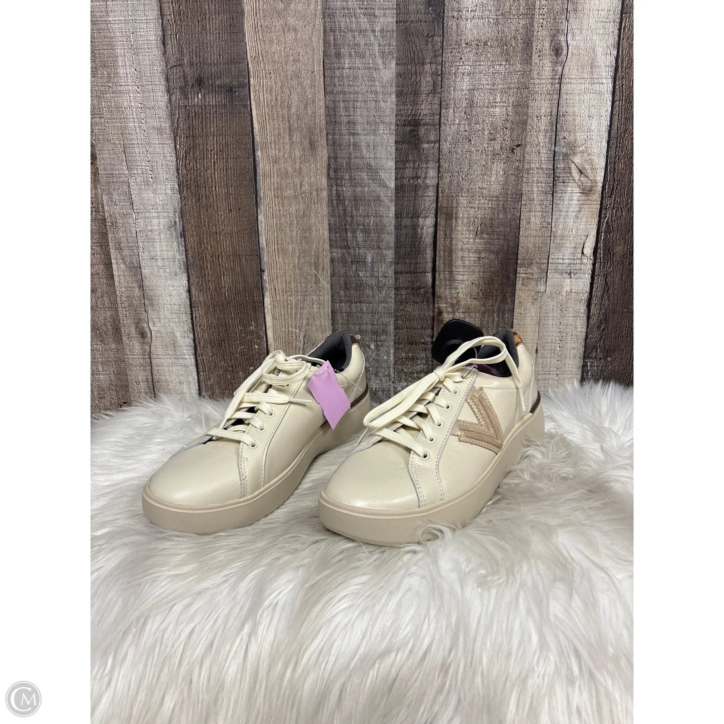 Shoes Sneakers By Vionic In Ivory, Size: 9