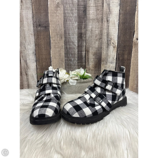Boots Ankle Flats By So In Black & White, Size: 9.5