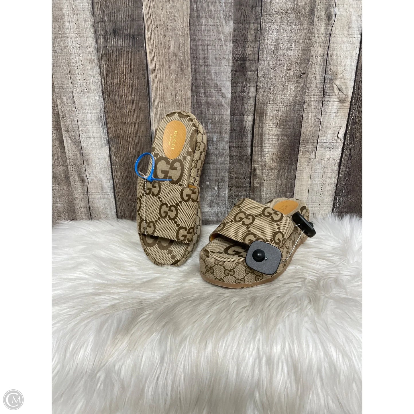 Sandals Luxury Designer By Gucci In Tan, Size: 8