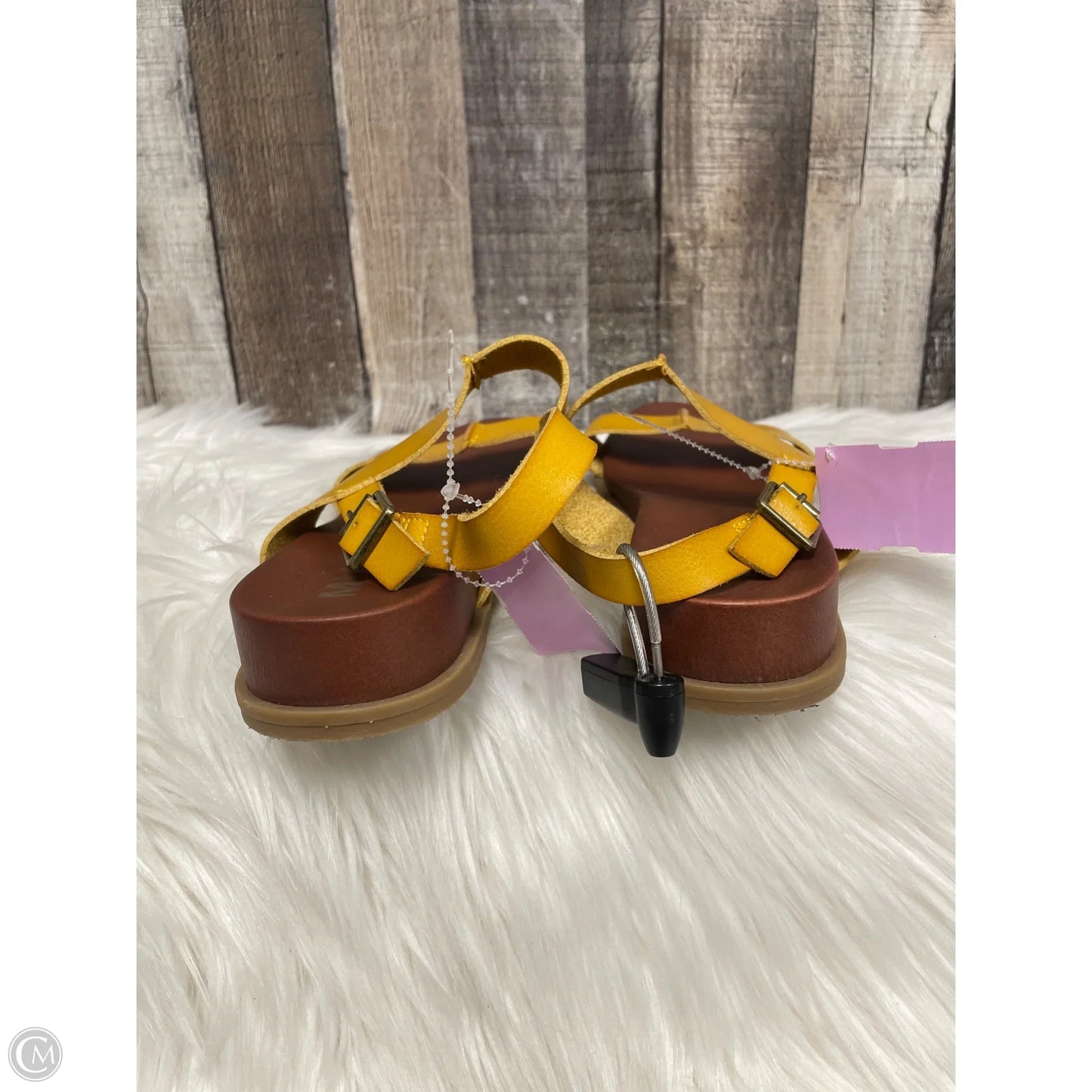 Sandals Flats By Mia In Gold, Size: 10