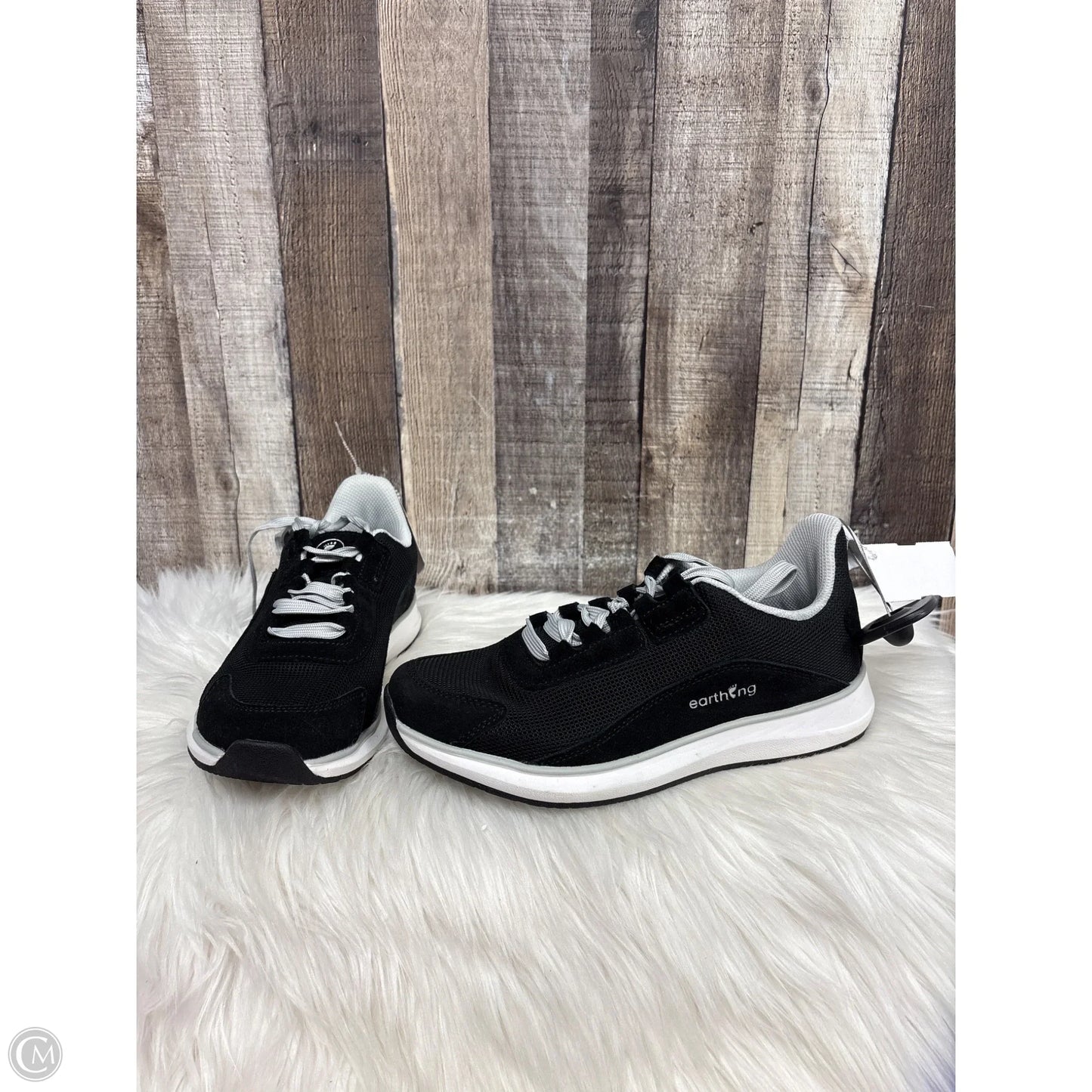 Shoes Sneakers By Cmb In Black, Size: 8