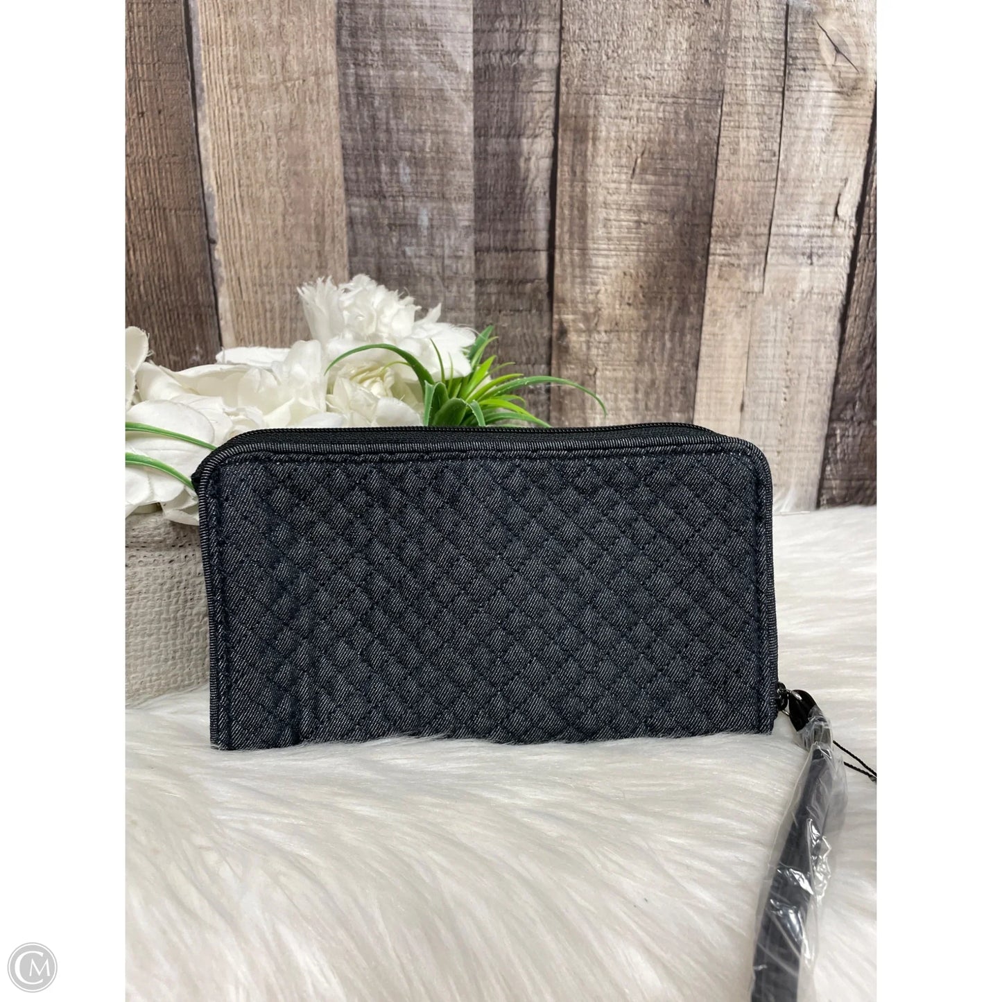 Wristlet By Vera Bradley, Size: Medium