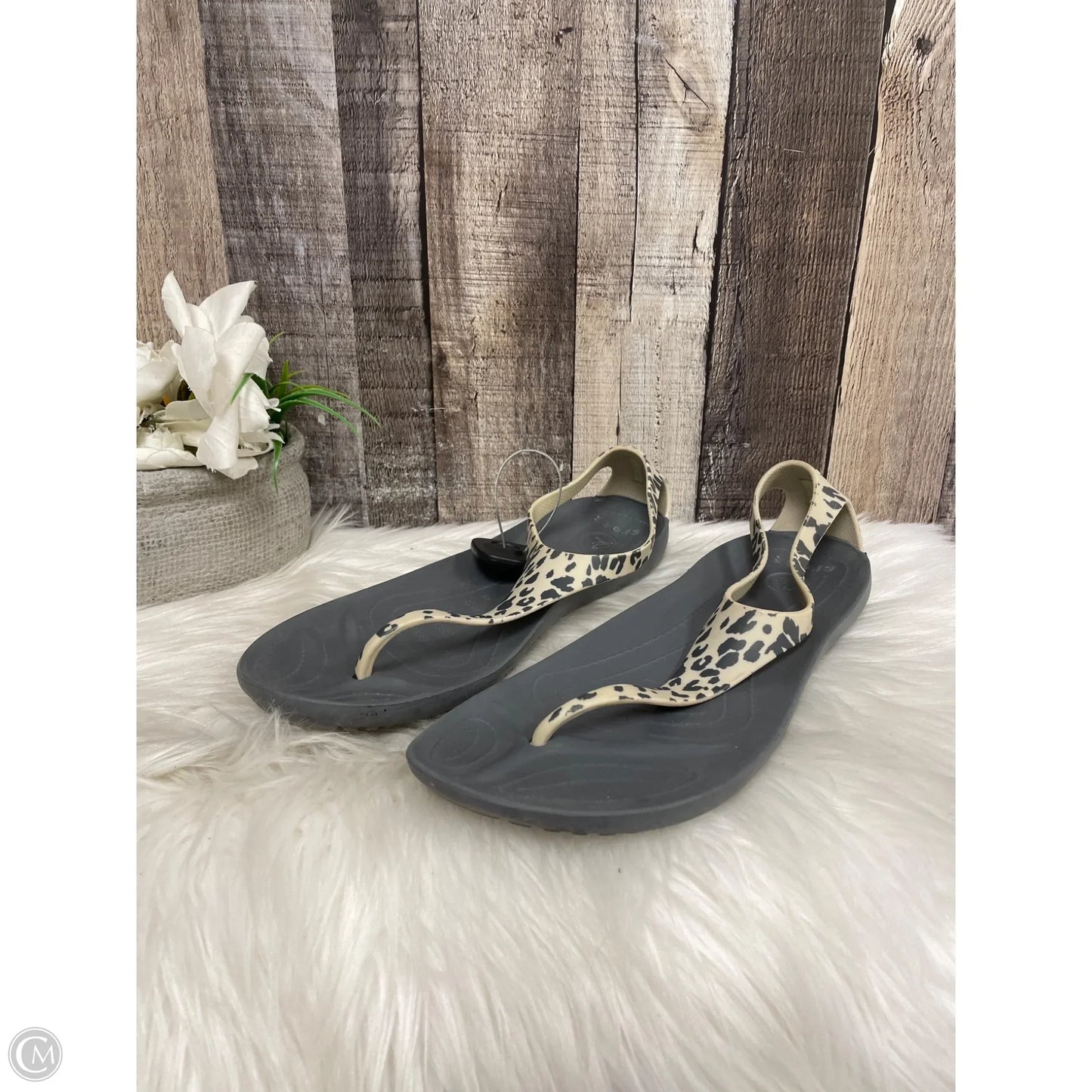 Sandals Flip Flops By Crocs In Grey, Size: 9