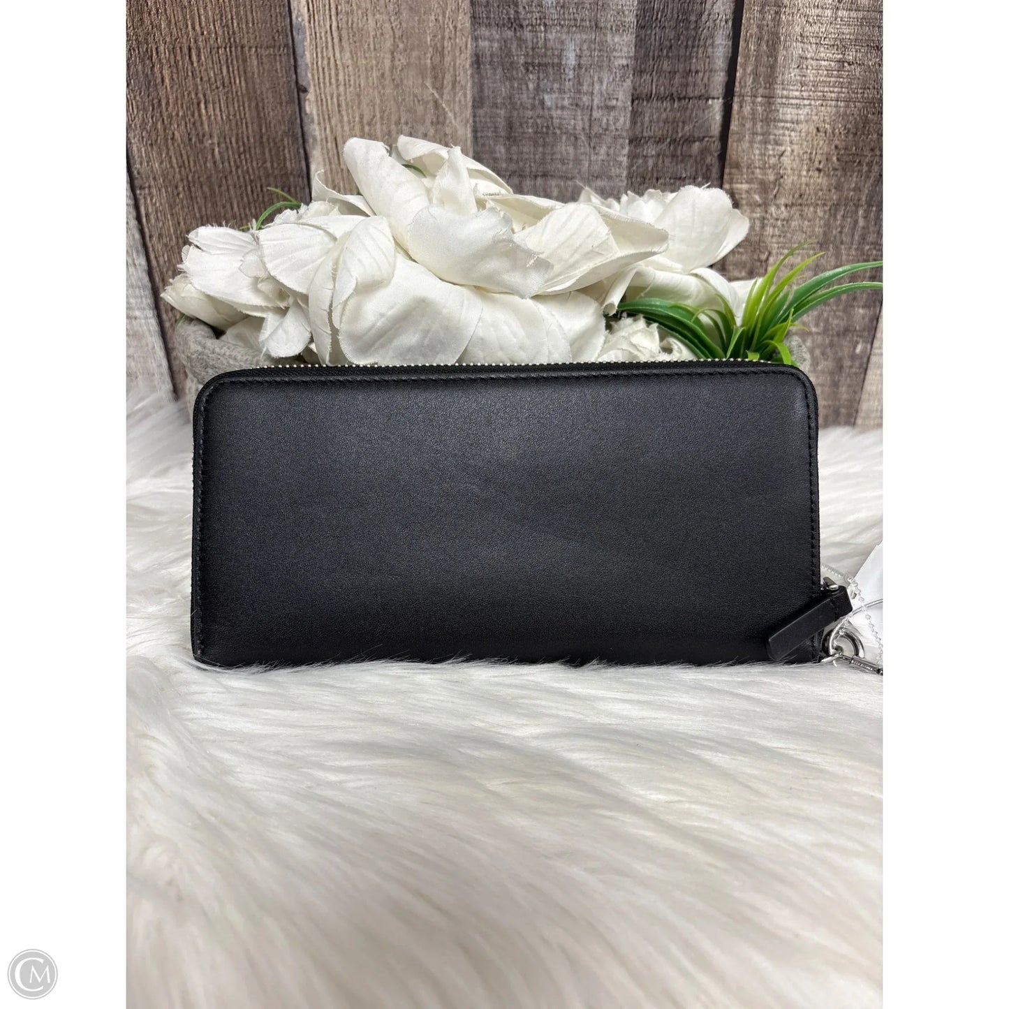 Wallet Luxury Designer By Marc Jacobs, Size: Medium