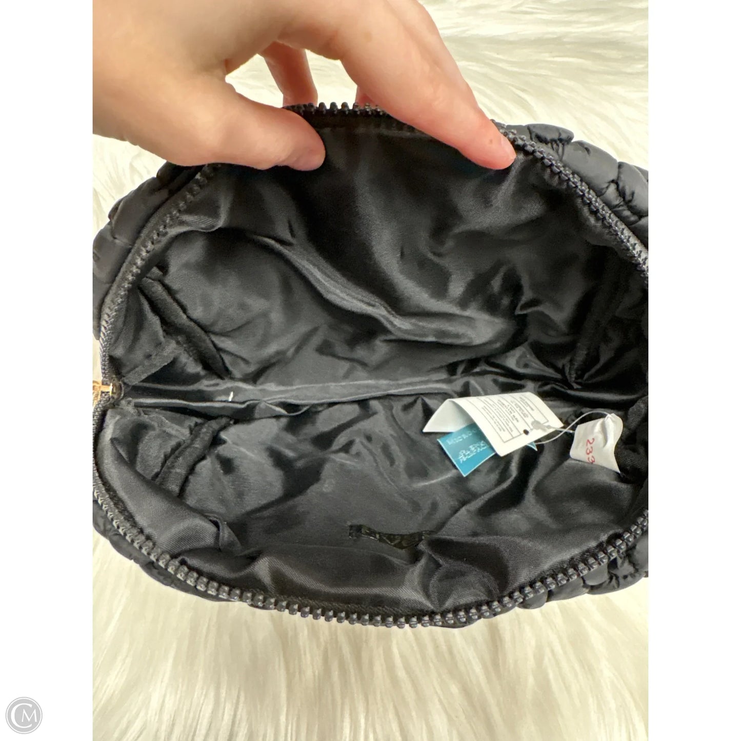 Makeup Bag By Urban Expressions, Size: Medium