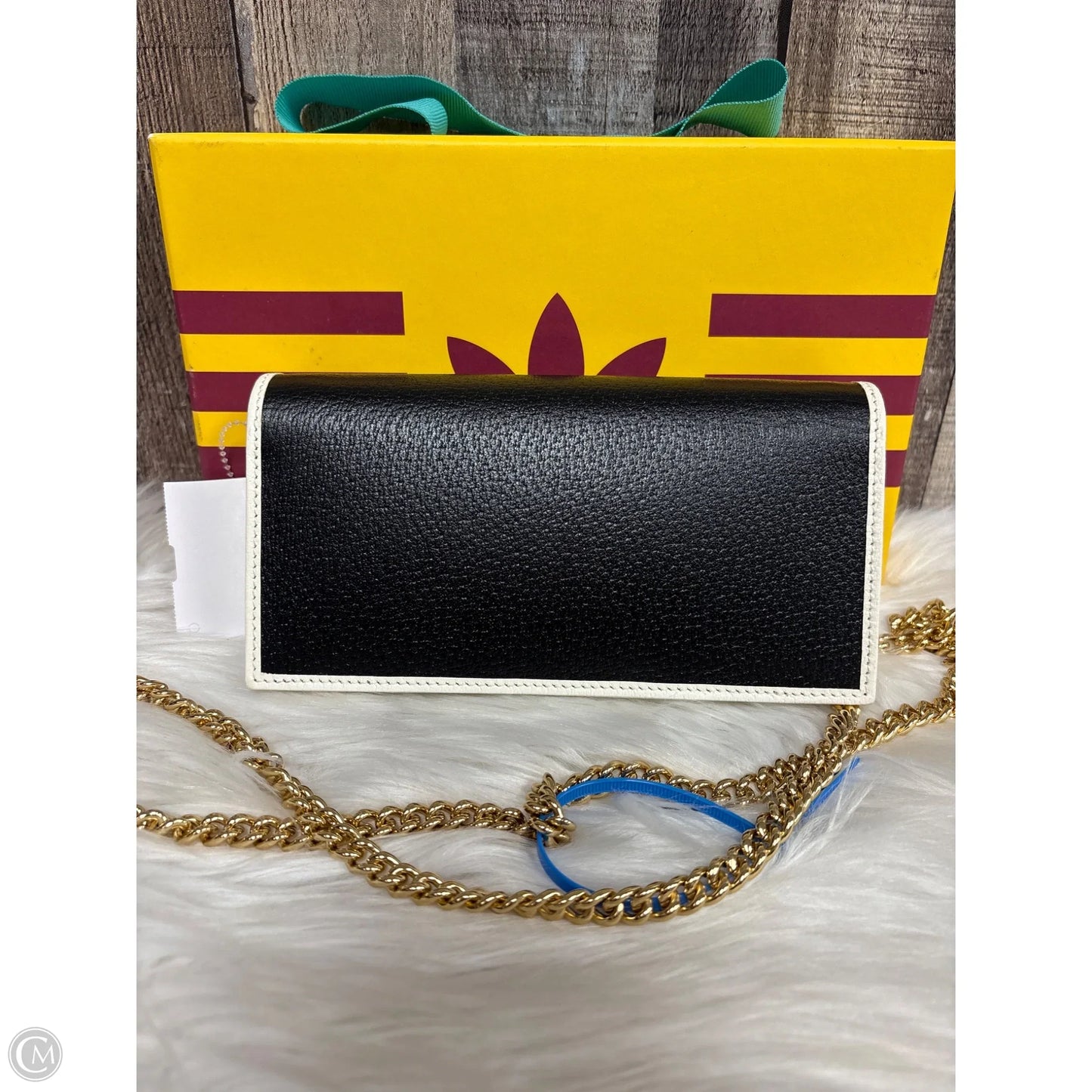 Crossbody Luxury Designer By Gucci, Size: Medium