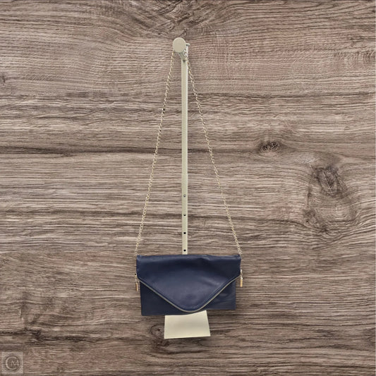 Crossbody By Clothes Mentor, Size: Large