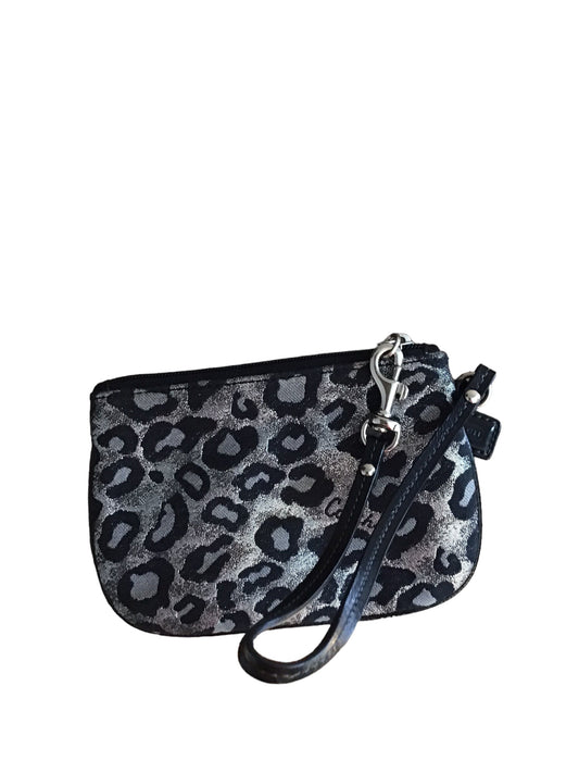 Wristlet Coach, Size Small