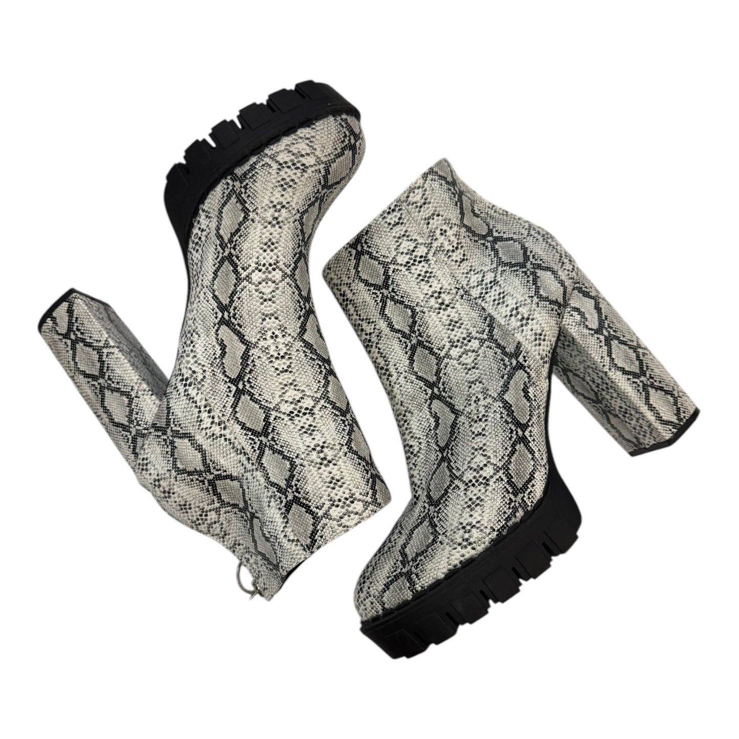 Boots Ankle Heels By Fashion Nova In Snakeskin Print, Size: 11