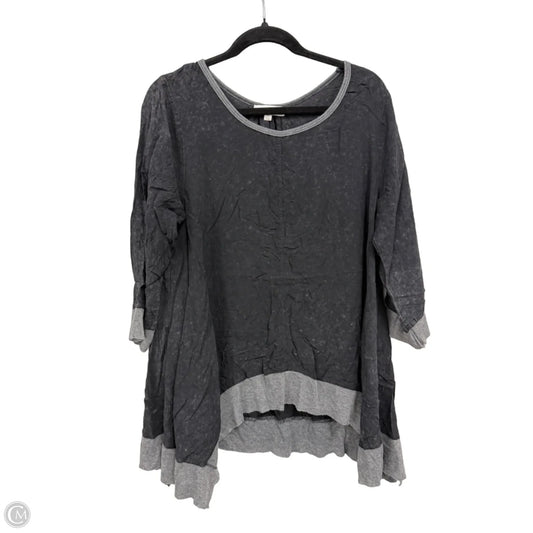 Top Short Sleeve By Umgee In Black & Grey, Size: Xl