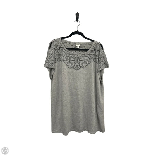 Top Short Sleeve By Ava & Viv In Grey, Size: 2x