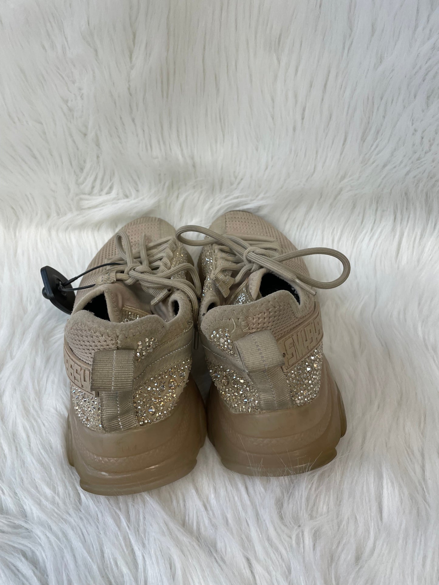 Shoes Sneakers By Steve Madden In Gold, Size: 9